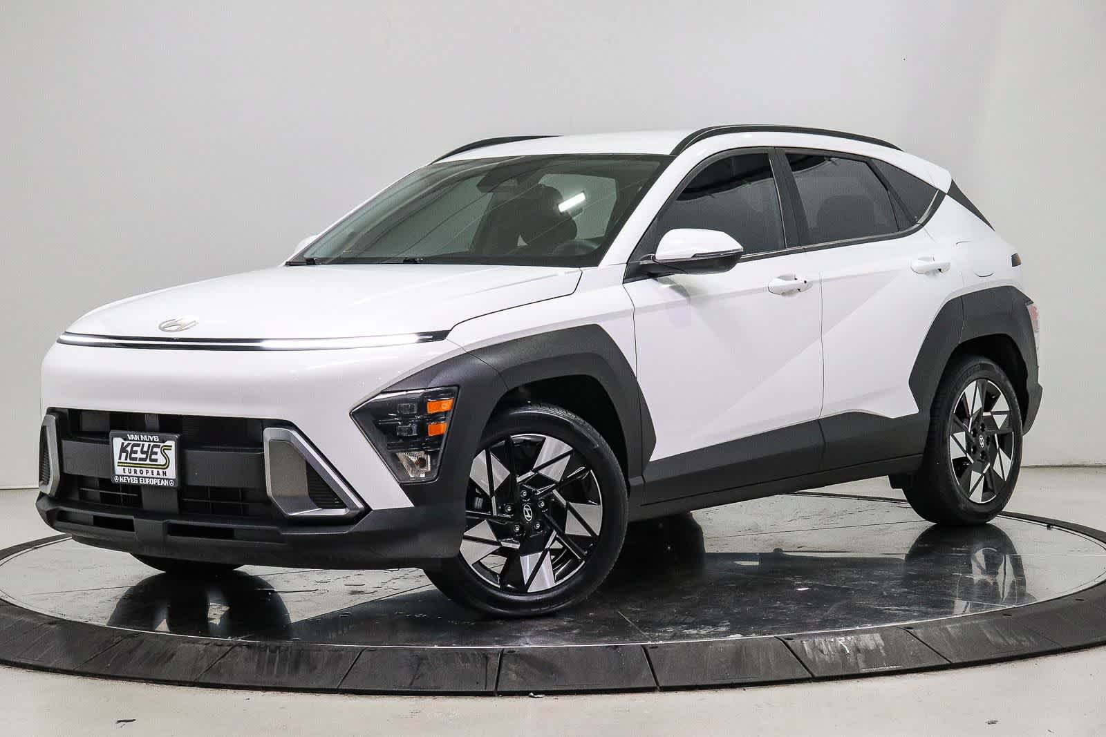 Used 2024 Hyundai Kona SEL FWD image 1