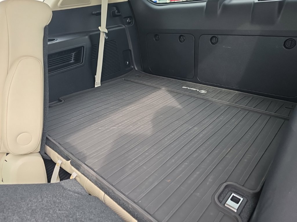 Used 2023 Lexus GX 460 Luxury w/ Sport Design Package AWD/4WD image 14