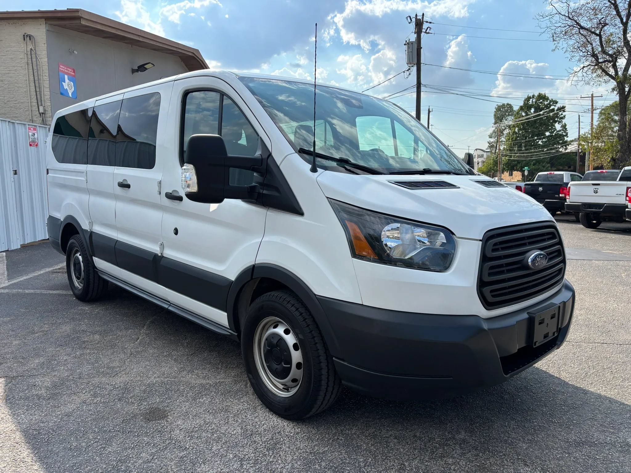 Used 2018 Ford Transit 150 XL RWD image 7