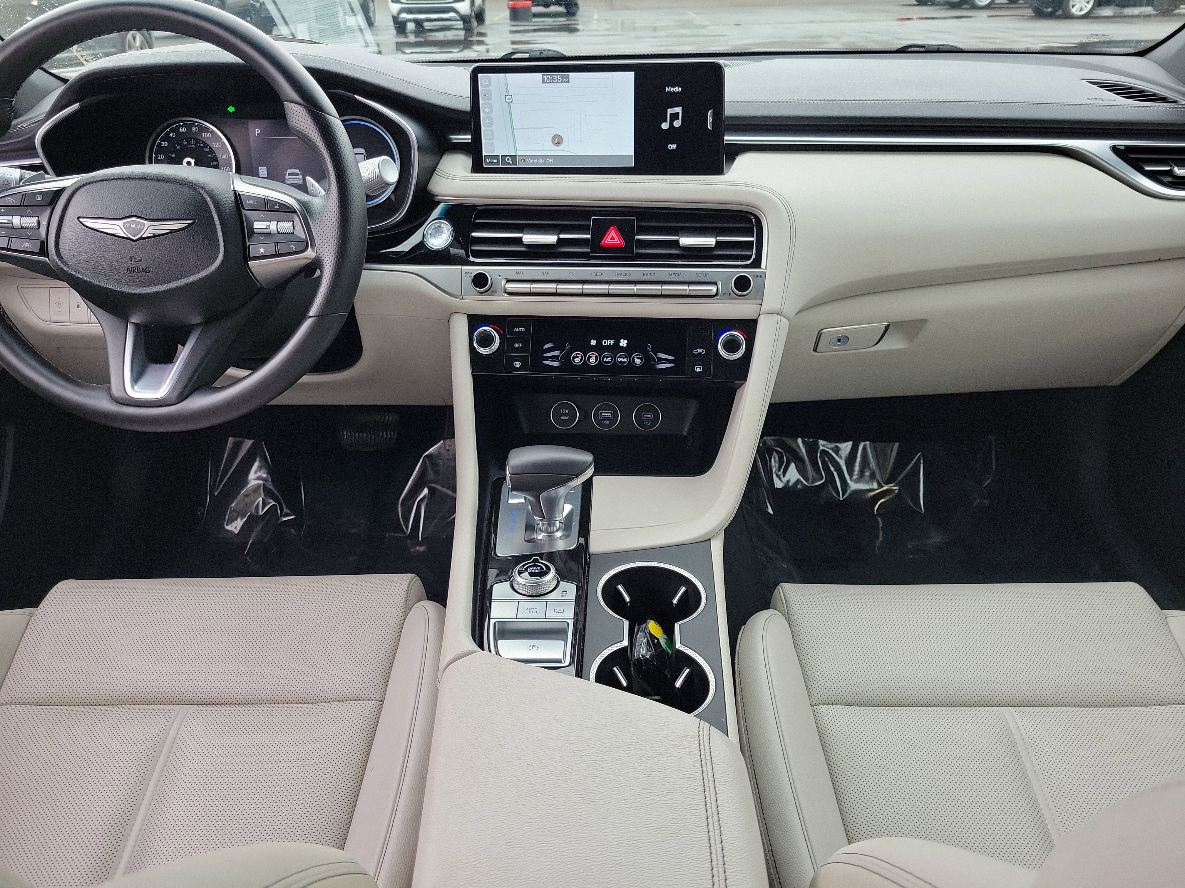 Used 2025 Genesis G70 2.5T image 9
