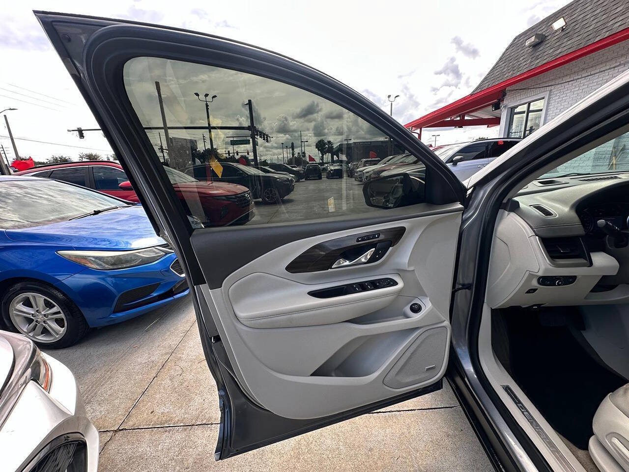 Used 2019 GMC Terrain Denali w/ Driver Alert Package II FWD image 8