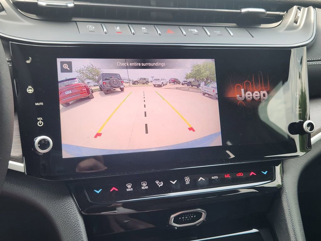 New 2026 Jeep Grand Cherokee Limited RWD image 12
