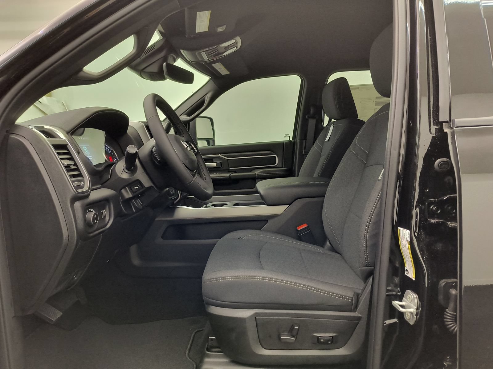 New 2026 RAM 3500 Big Horn AWD/4WD image 5