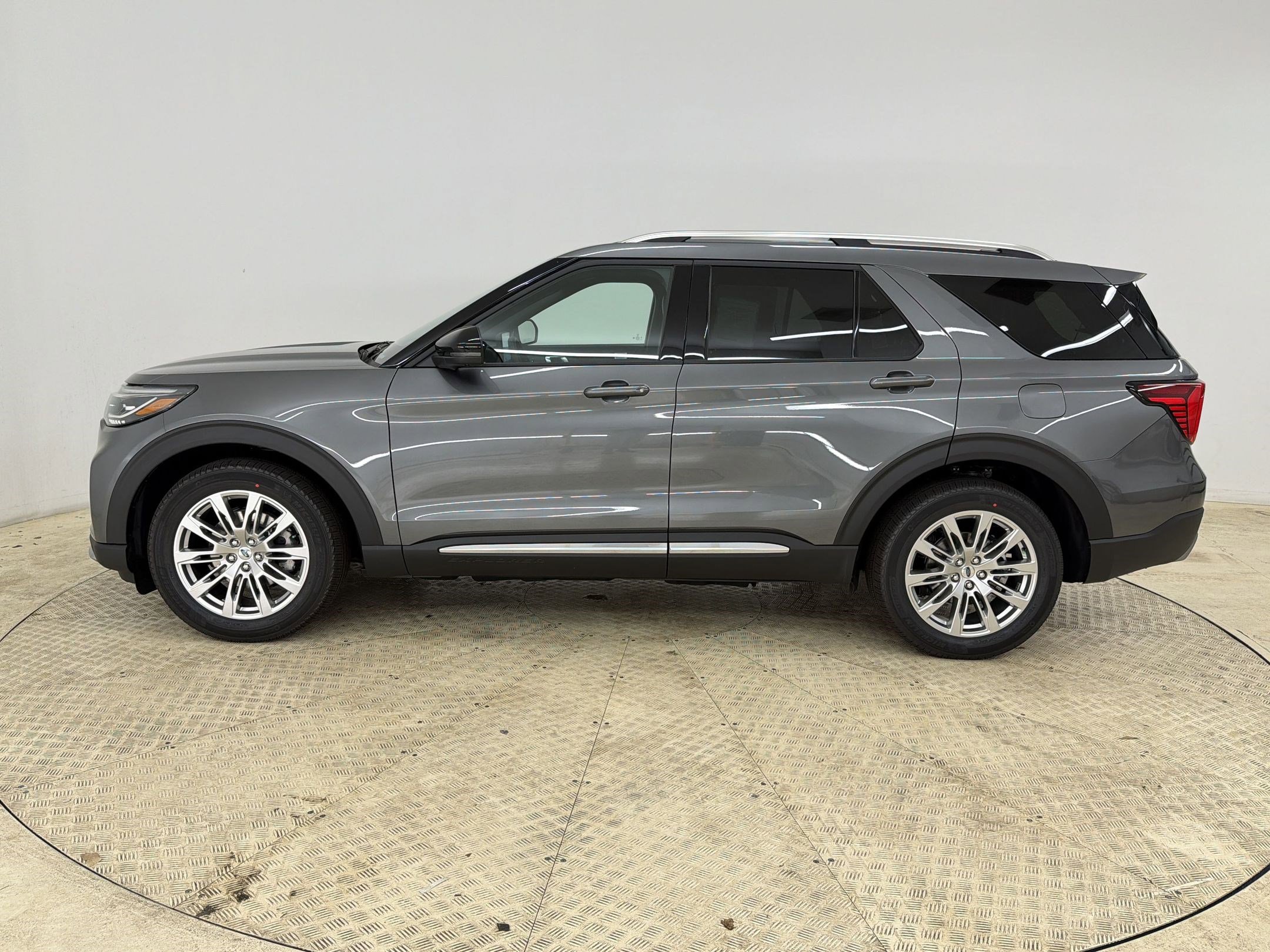 New 2026 Ford Explorer Platinum image 2