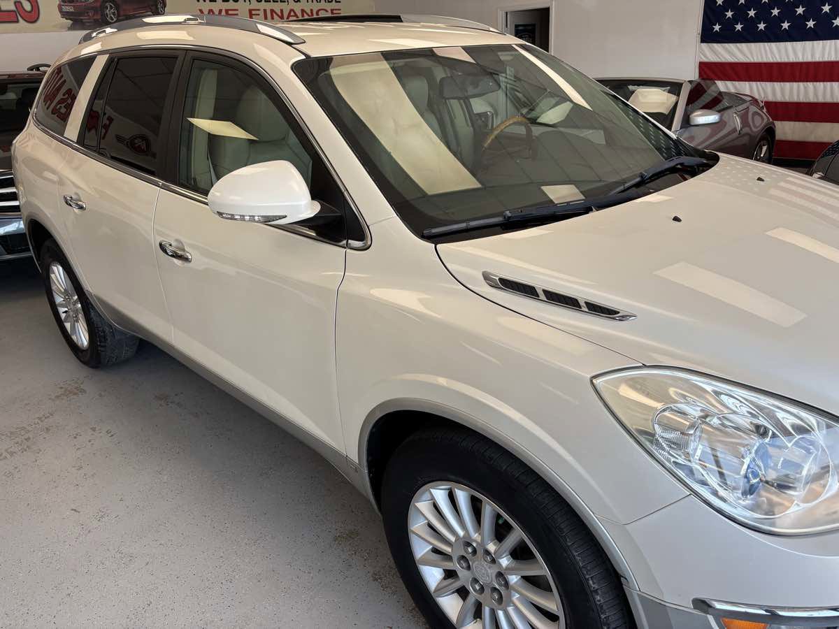 Used 2009 Buick Enclave CXL w/ Driver Confidence Package image 4
