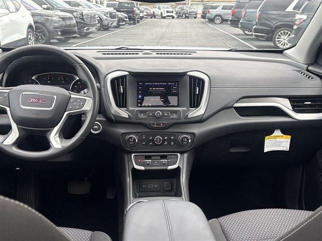 Used 2024 GMC Terrain SLE w/ Driver Convenience Package FWD image 19