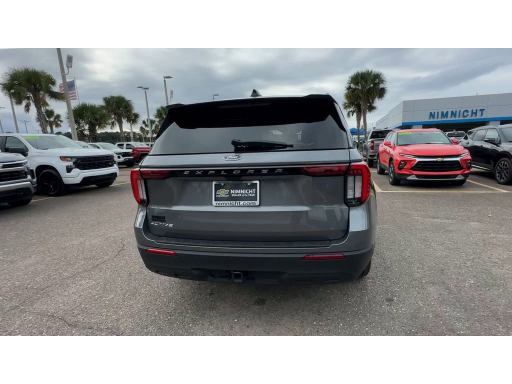 Used 2025 Ford Explorer Active image 3