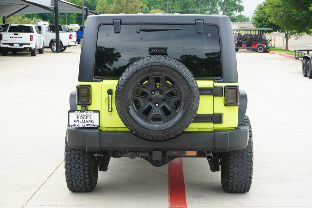 Used 2016 Jeep Wrangler Unlimited Rubicon AWD/4WD image 4