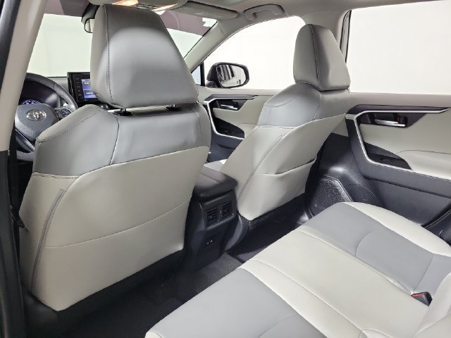 Used 2021 Toyota RAV4 XLE Premium FWD image 11