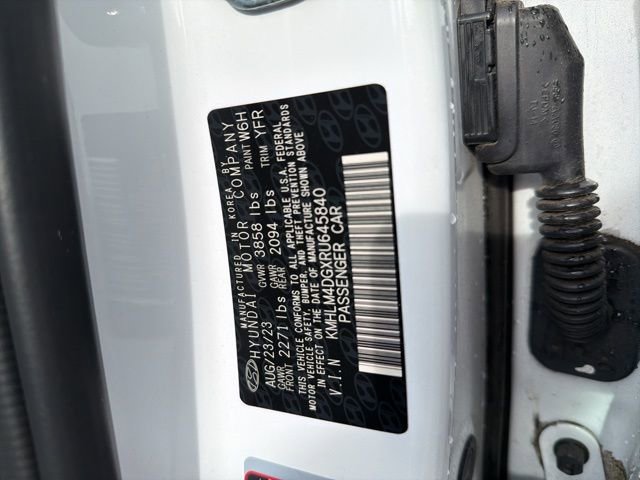 Certified 2024 Hyundai Elantra SEL image 31