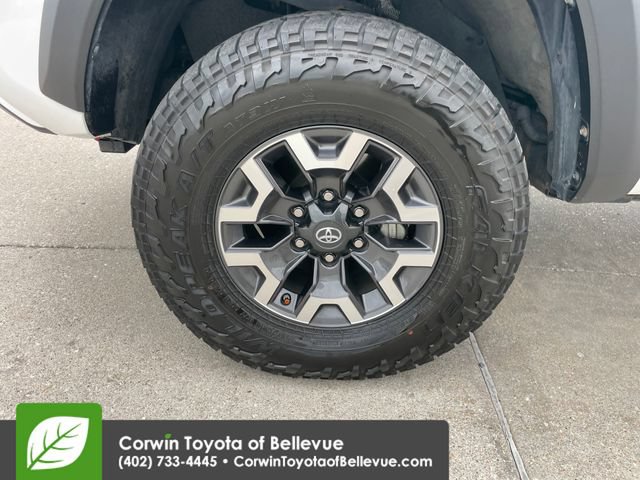Used 2020 Toyota Tacoma TRD Off-Road w/ Blackout Package AWD/4WD image 26