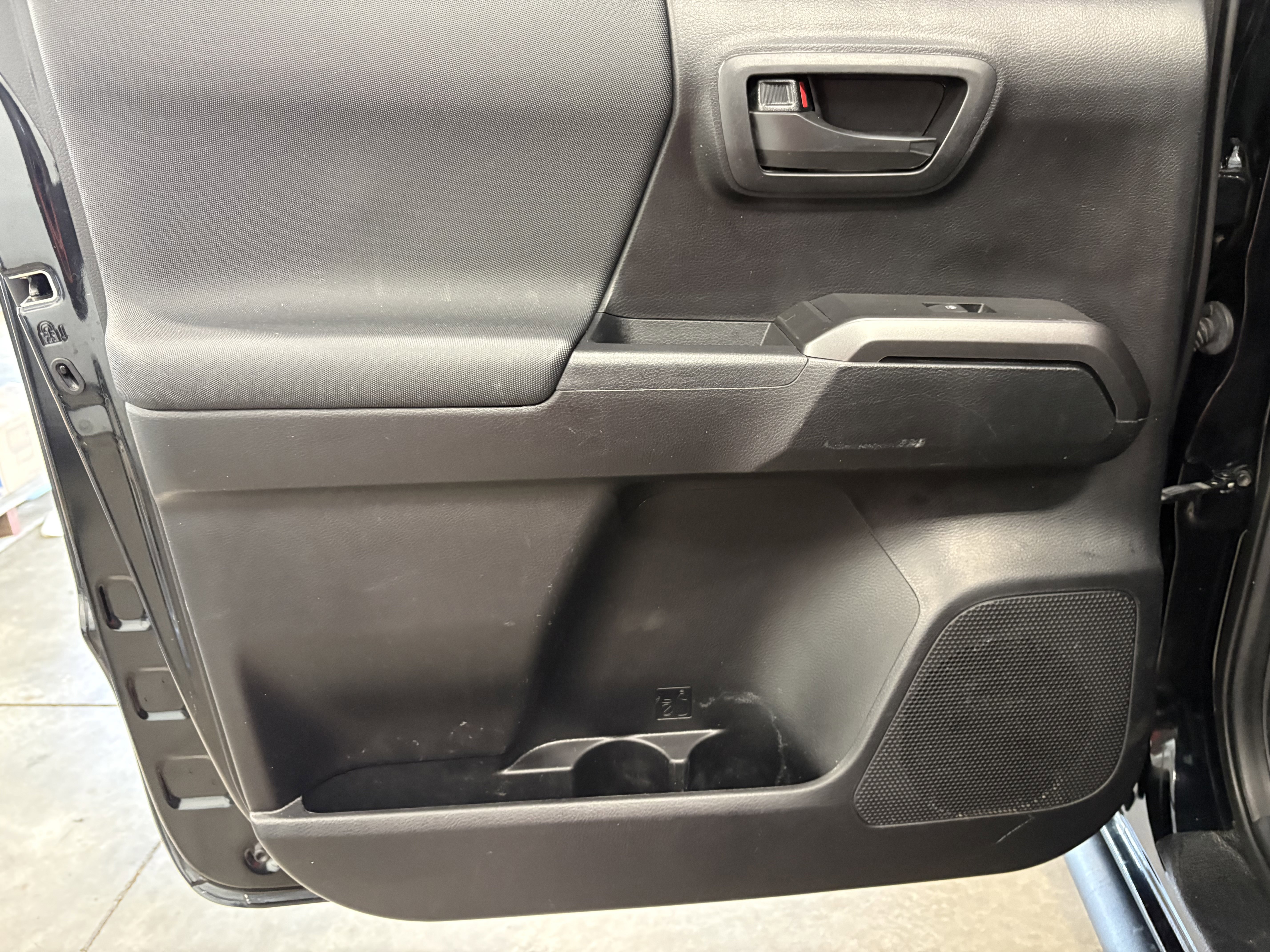 Used 2021 Toyota Tacoma TRD Off-Road AWD/4WD image 9