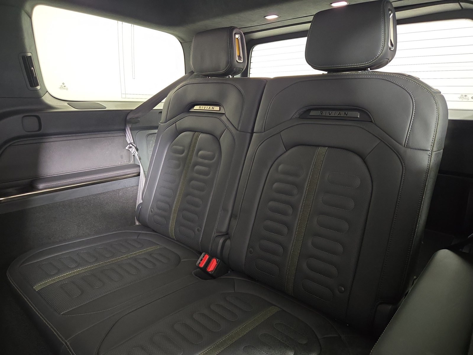 Used 2022 Rivian R1S Launch Edition Quad AWD/4WD image 22