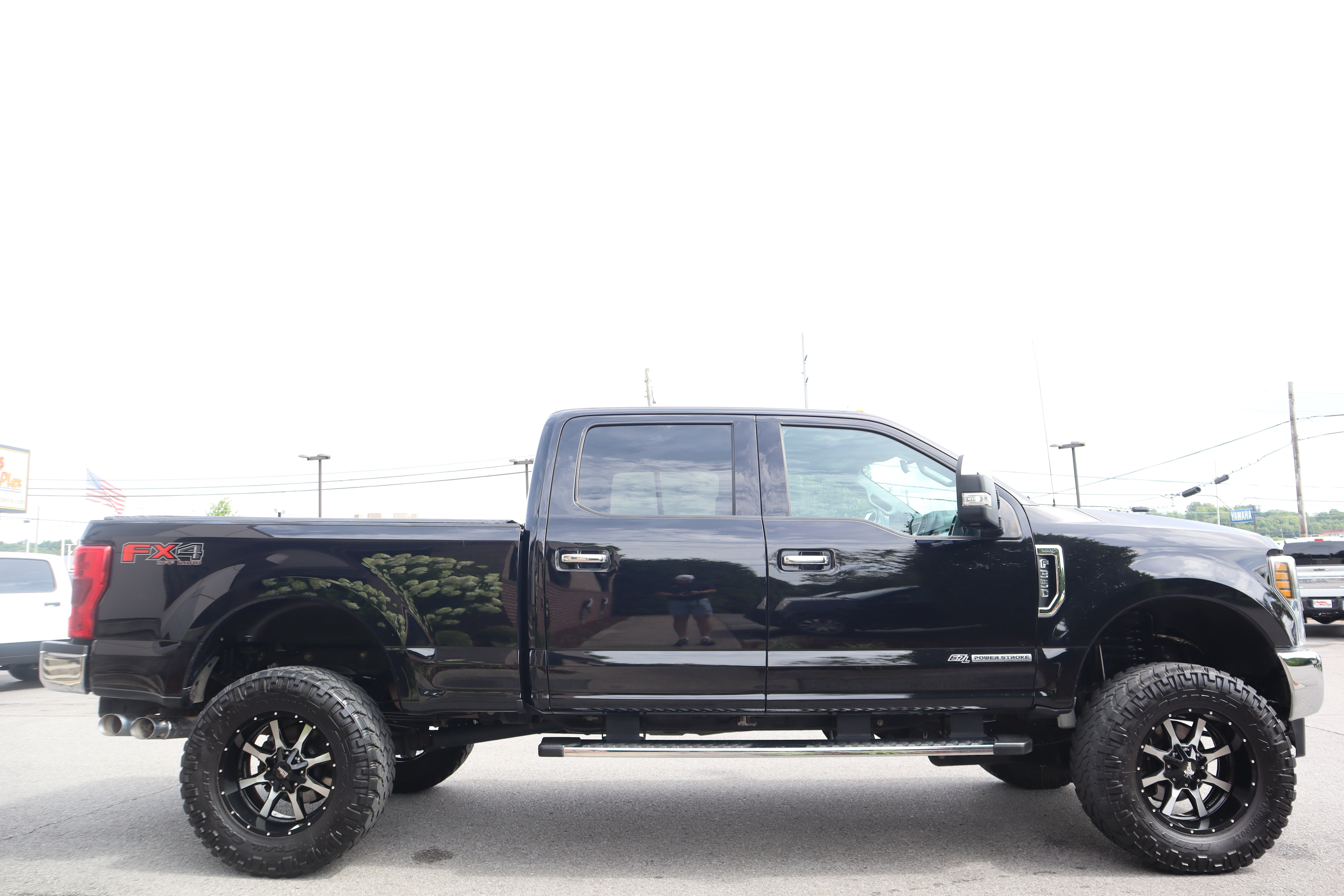 Used 2019 Ford F350 XLT w/ XLT Premium Package AWD/4WD image 6