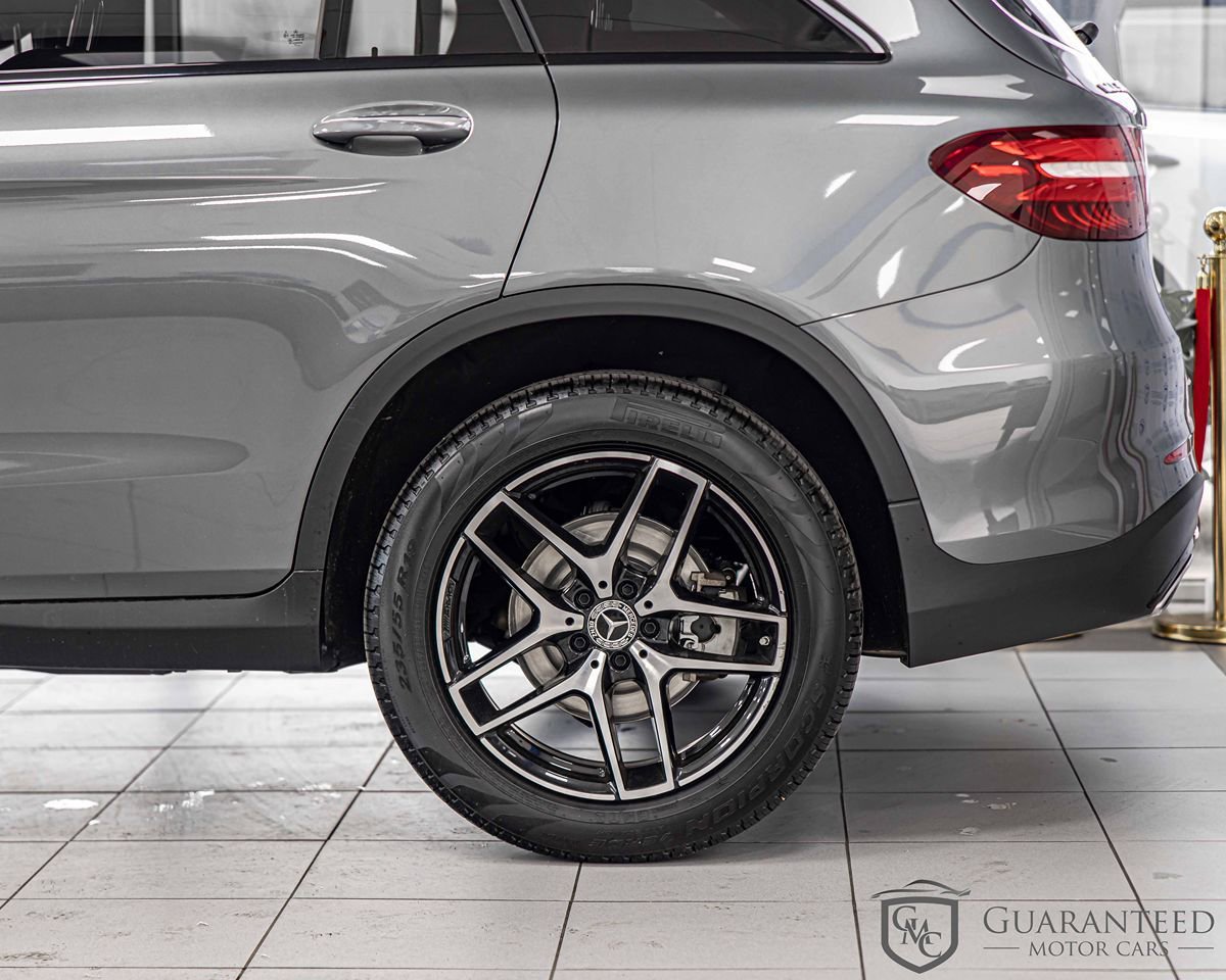 Used 2019 Mercedes-Benz GLC 300 4MATIC w/ Multimedia Package image 8
