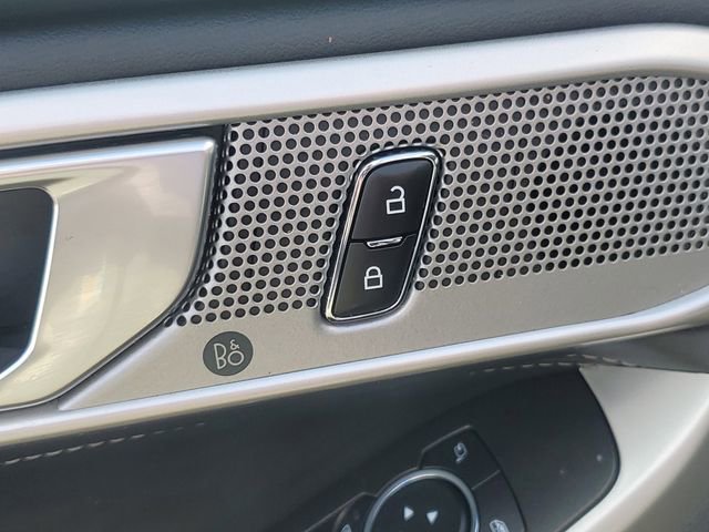 Certified 2024 Ford Explorer XLT w/ Equipment Group 202A AWD/4WD image 12