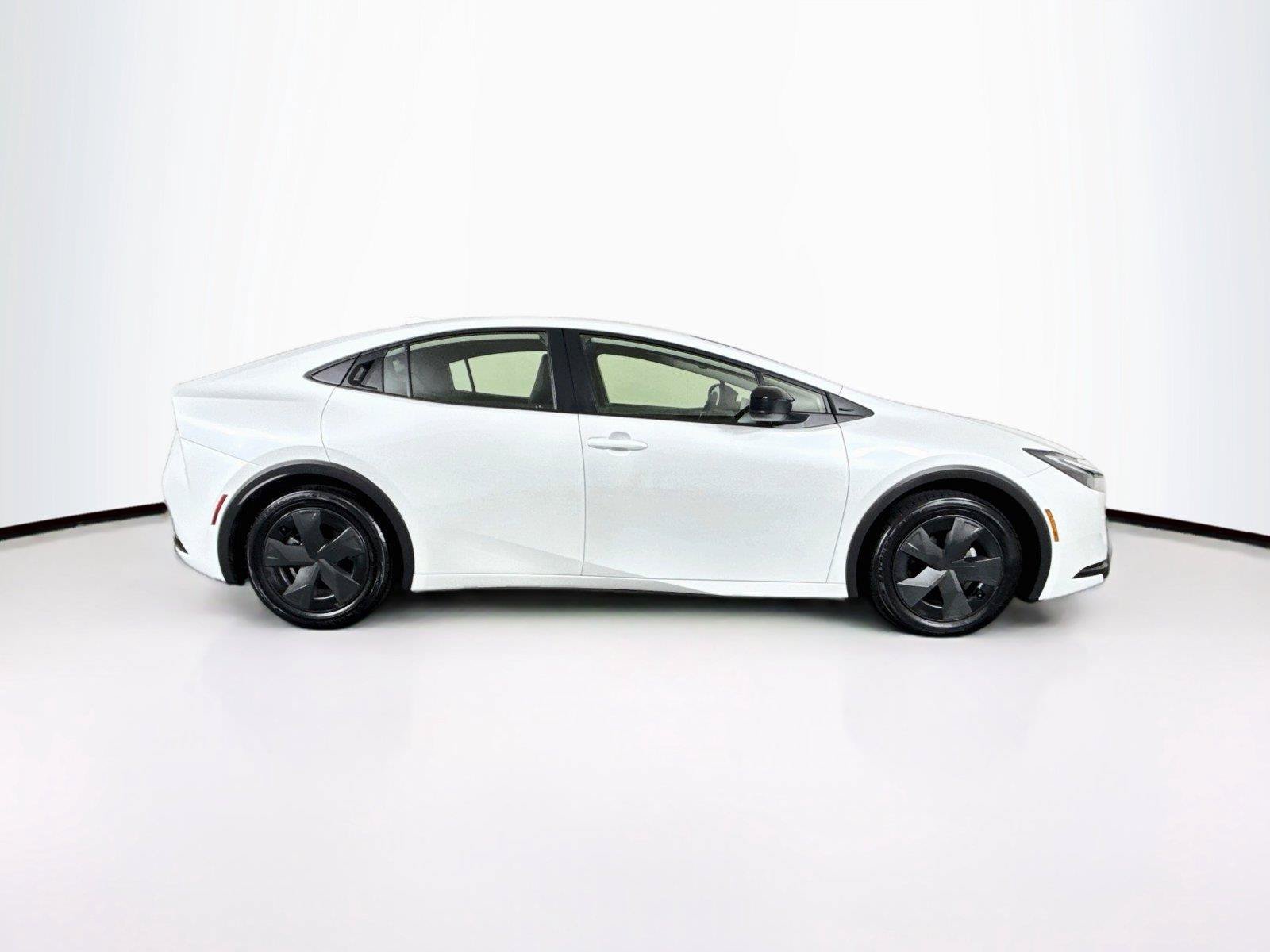 Certified 2025 Toyota Prius LE FWD image 10