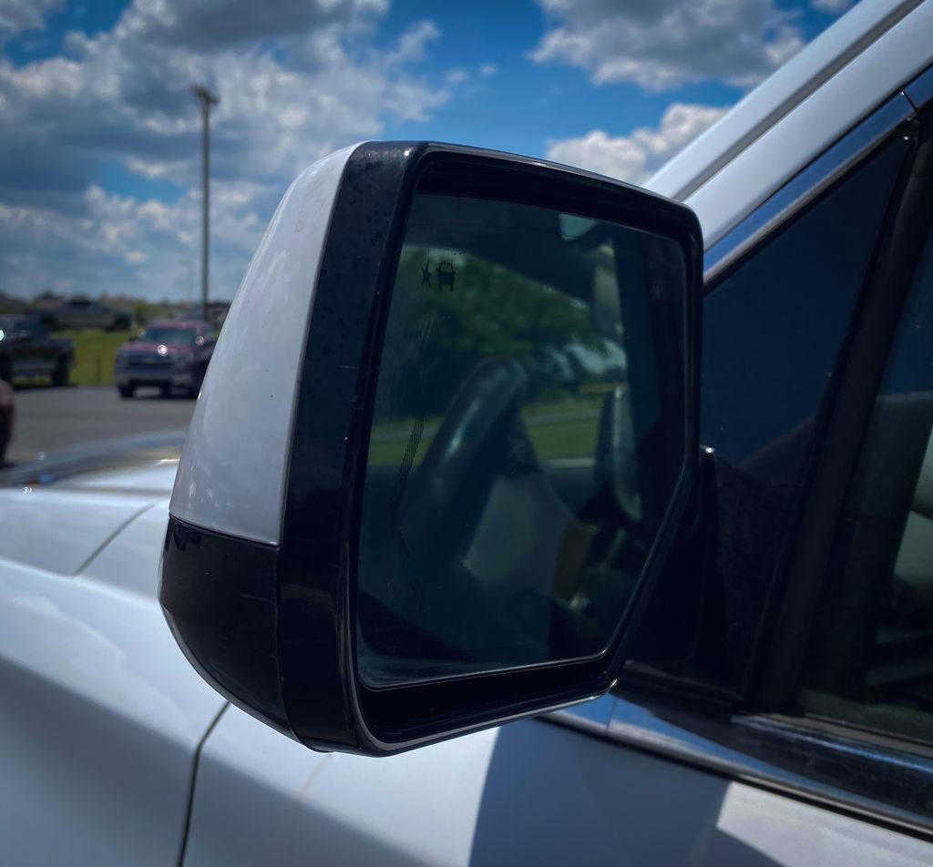 Used 2018 GMC Yukon SLT RWD image 4