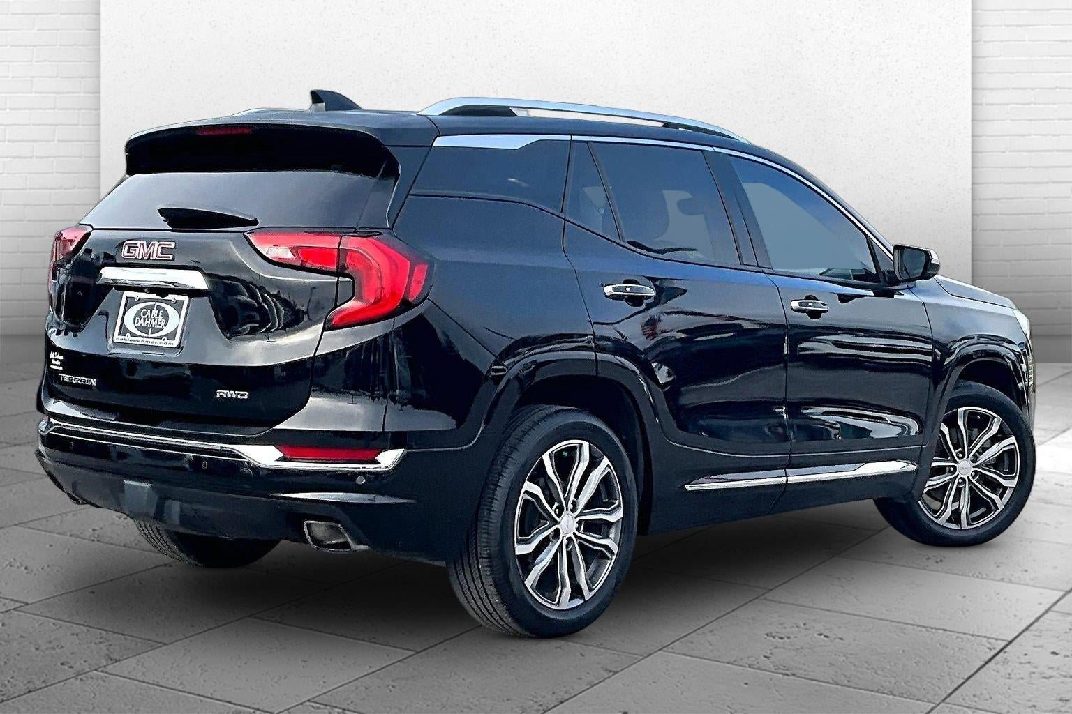 Used 2020 GMC Terrain Denali w/ Denali Premium Package AWD/4WD image 12