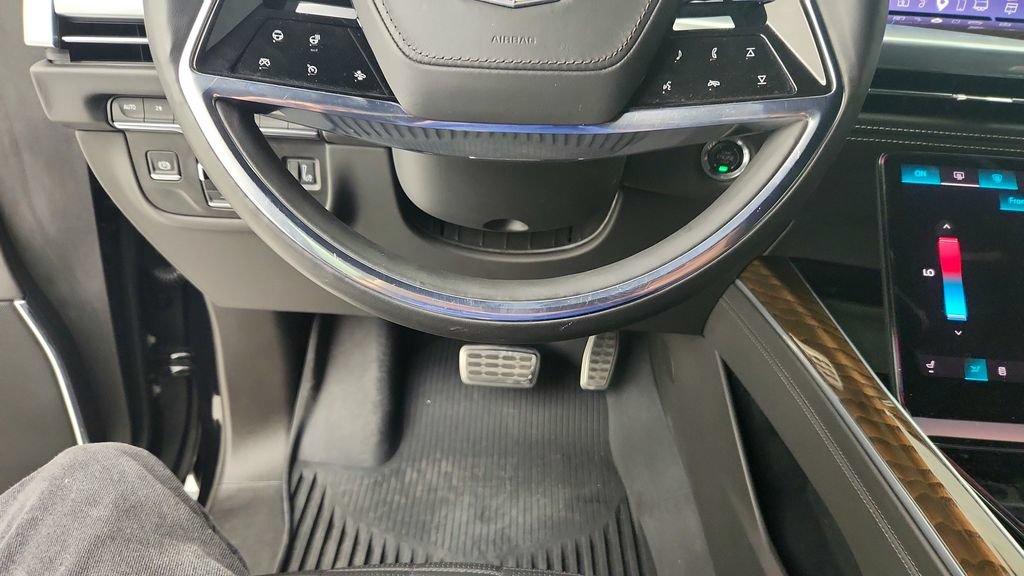 Certified 2025 Cadillac Escalade ESV Sport Platinum w/ LPO, ONYX Package AWD/4WD image 19