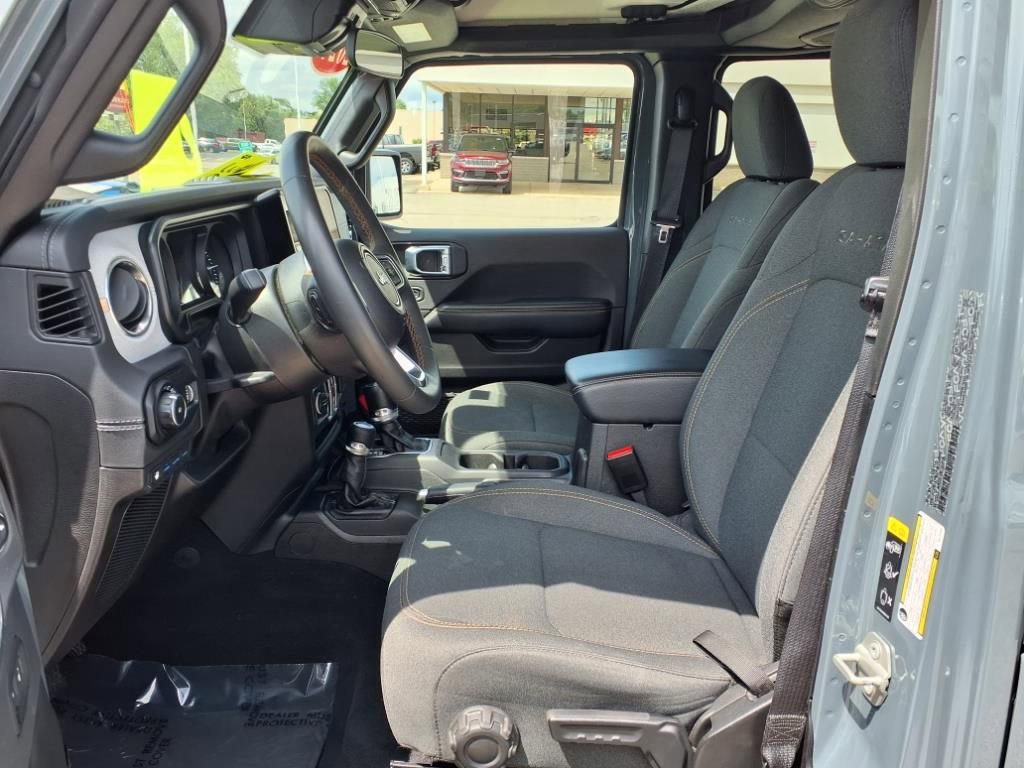 Used 2024 Jeep Wrangler Sahara 4xe image 4