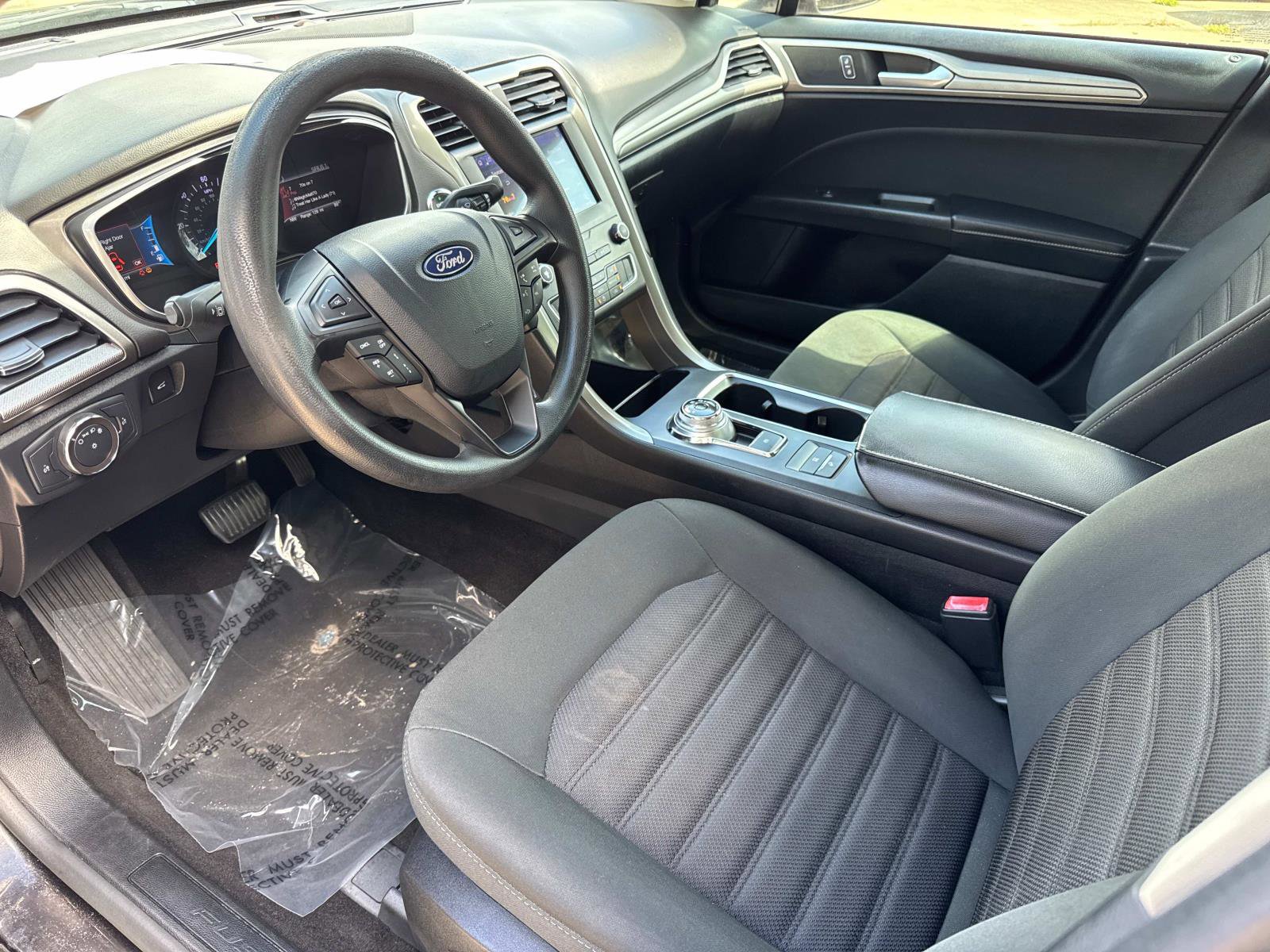 Used 2020 Ford Fusion SE image 21