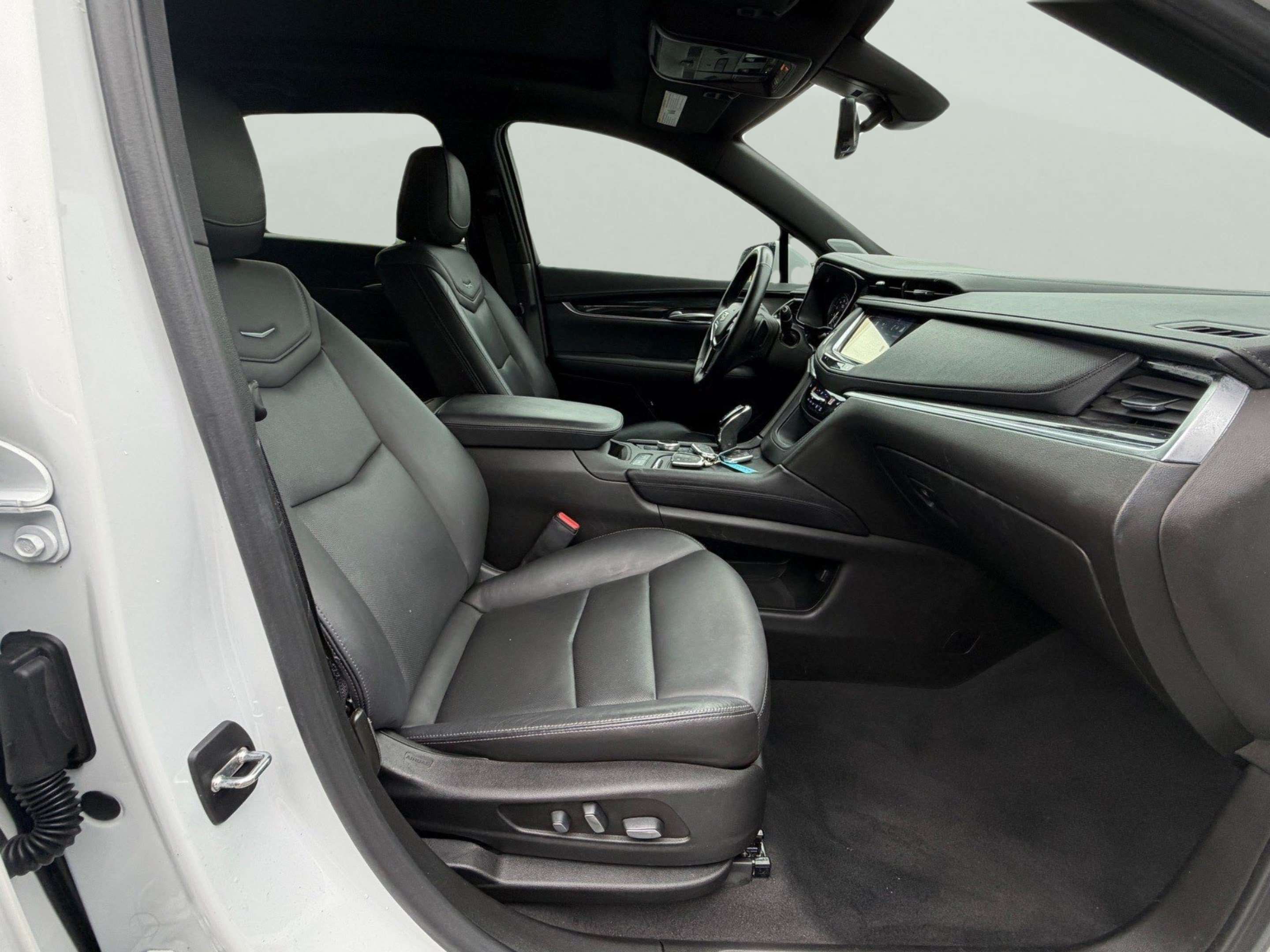 Used 2023 Cadillac XT5 Premium Luxury w/ Technology Package FWD image 27