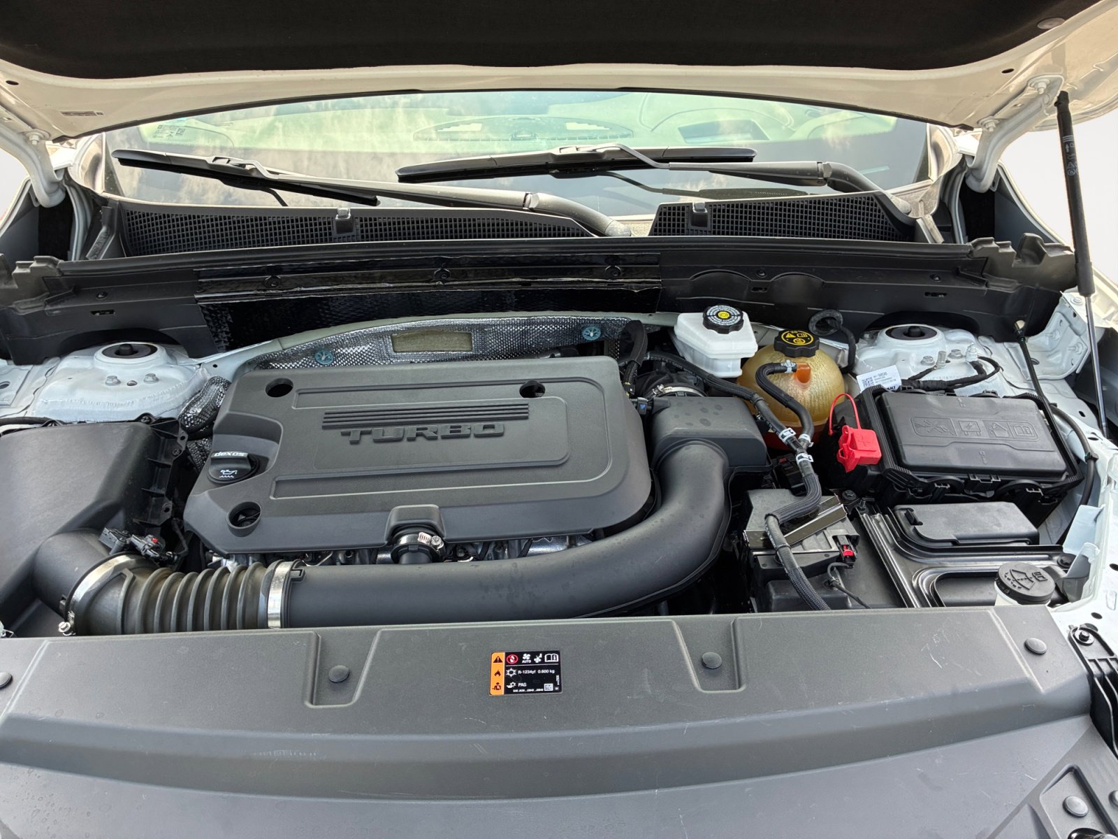 Used 2022 Buick Envision Essence w/ Technology Package I FWD image 32