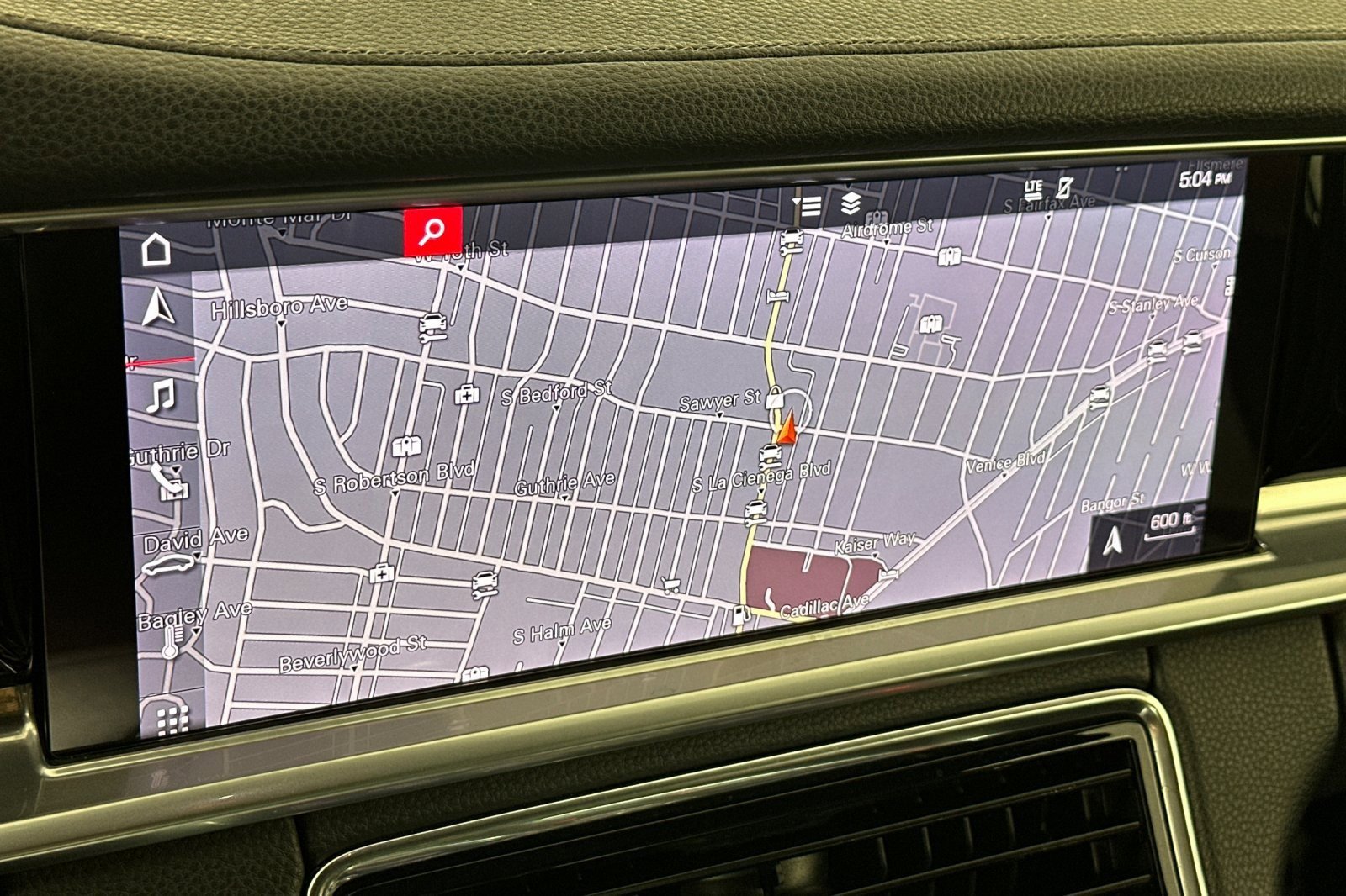 Used 2018 Porsche Panamera 4 image 18