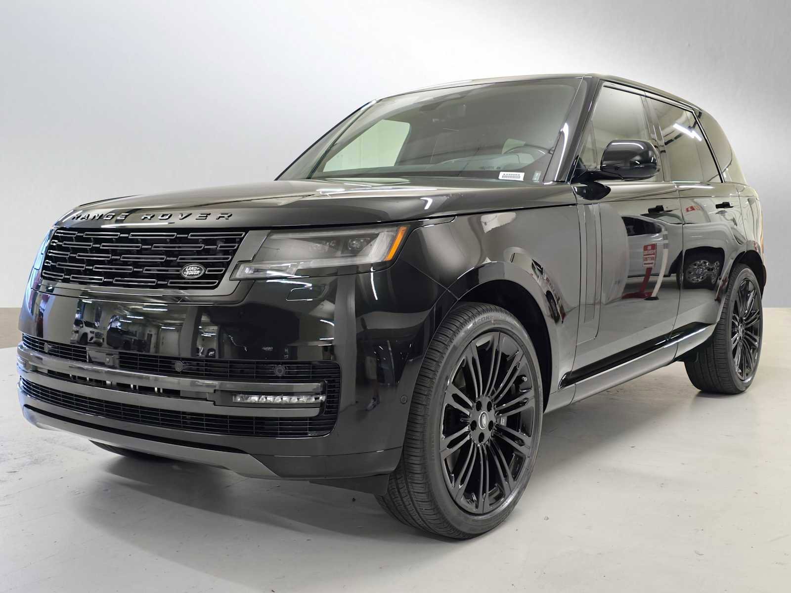 New 2025 Land Rover Range Rover SE image 7