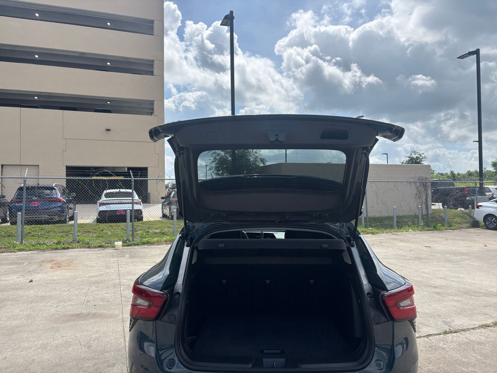 Used 2025 Chevrolet Trax LT w/ LT Convenience Package FWD image 29