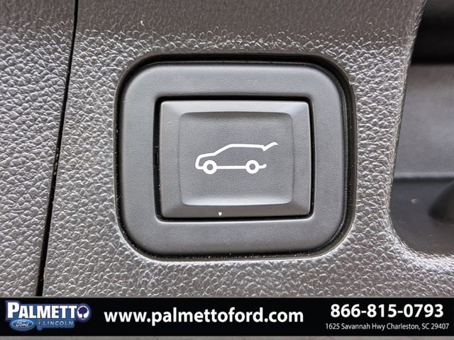 Used 2023 GMC Acadia SLT w/ Elevation Edition image 14