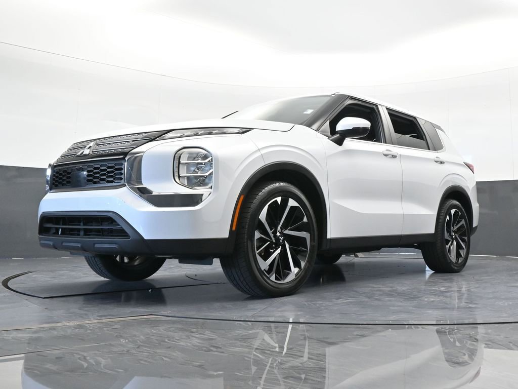 Used 2022 Mitsubishi Outlander ES image 55