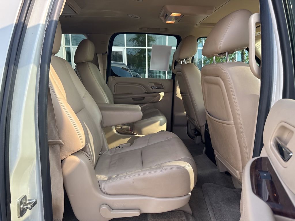 Used 2014 Cadillac Escalade ESV Premium AWD/4WD image 21