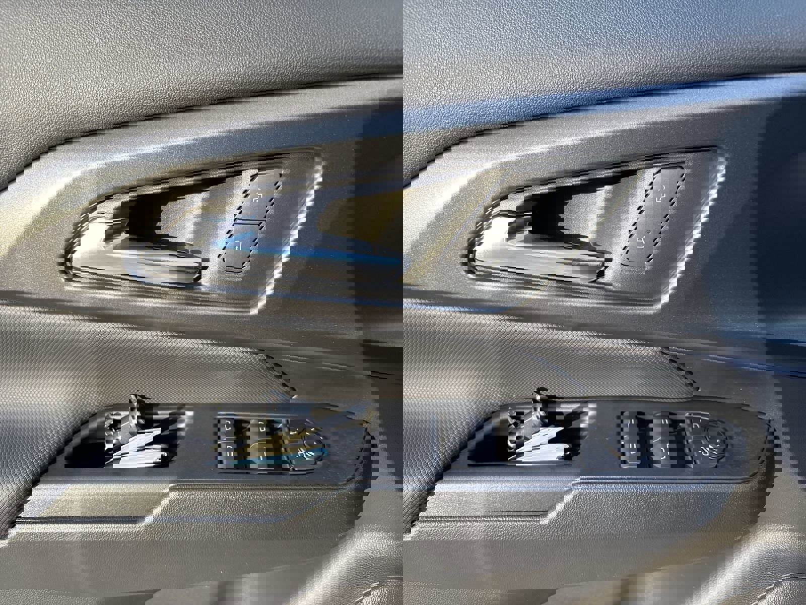 New 2026 Chevrolet Equinox EV LT image 16