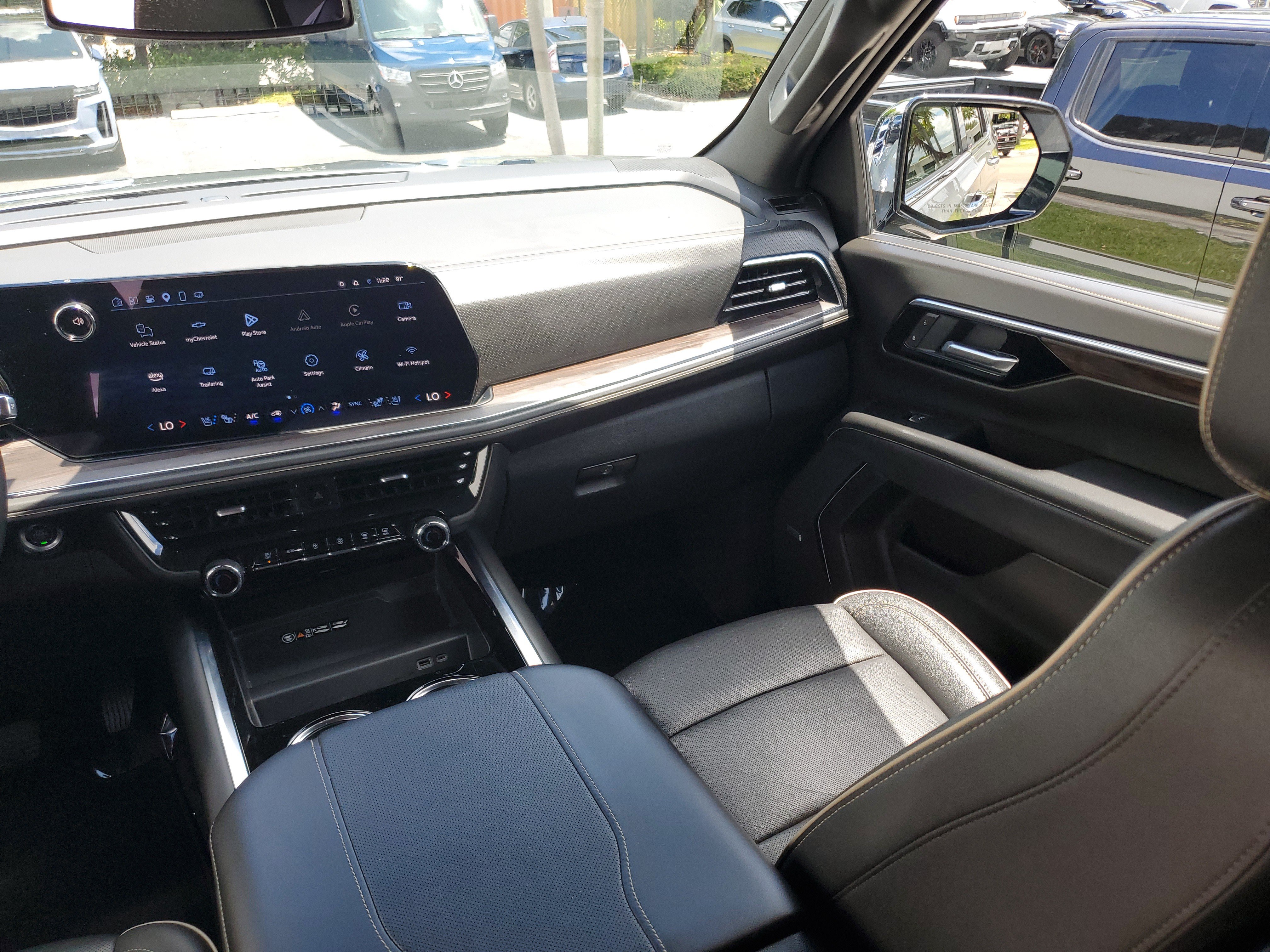 Certified 2025 Chevrolet Tahoe Premier AWD/4WD image 18