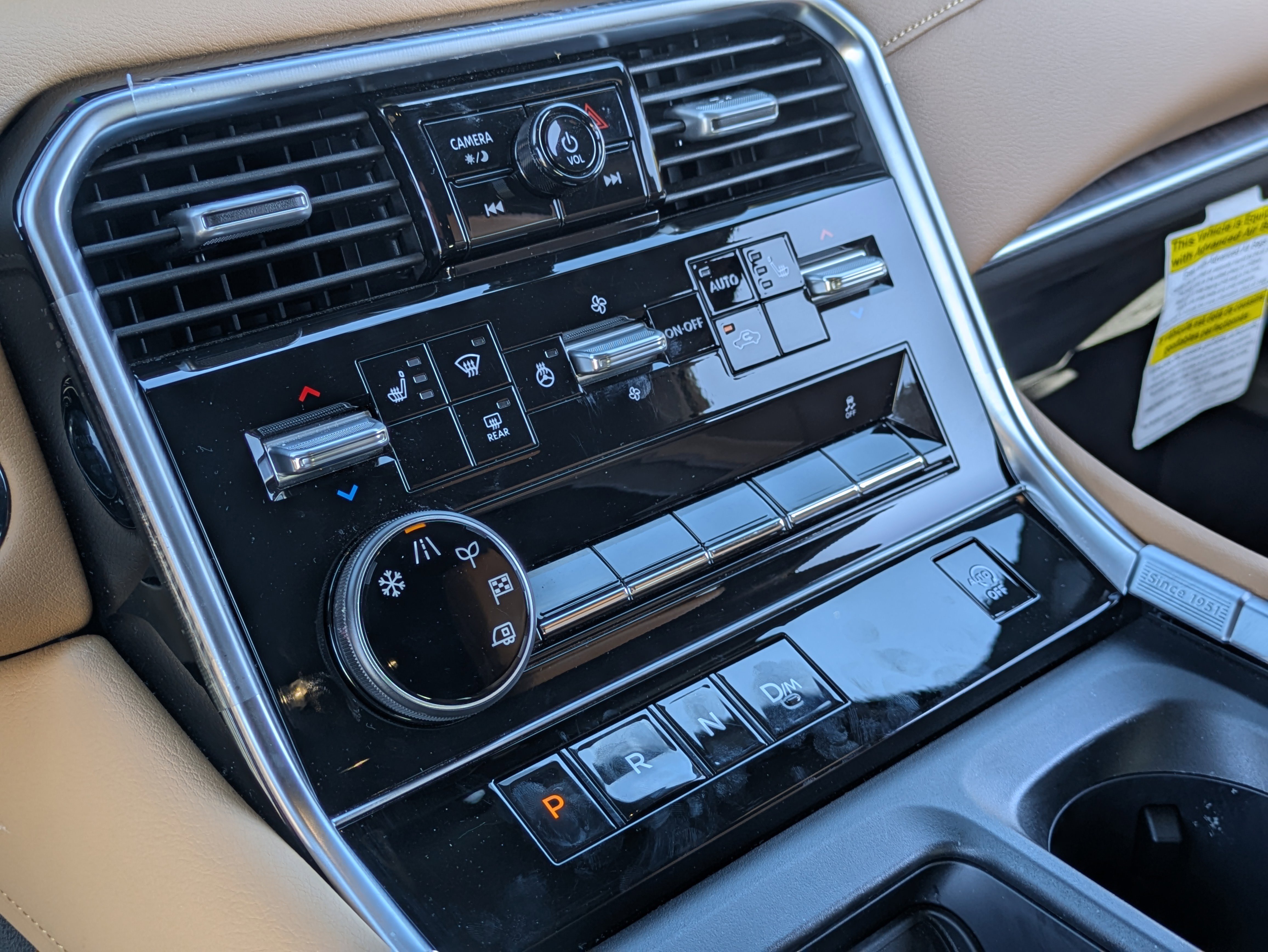 Used 2025 Nissan Armada SL w/ Captain's Chari Seat Package image 27