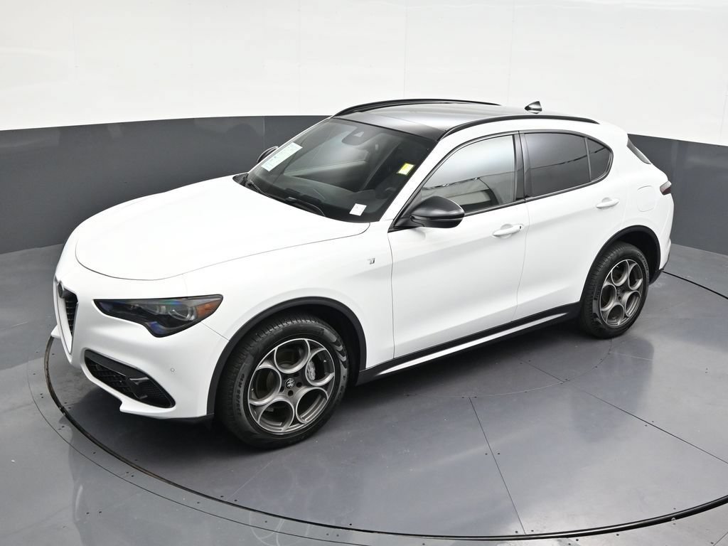 Used 2024 Alfa Romeo Stelvio Ti AWD/4WD image 15