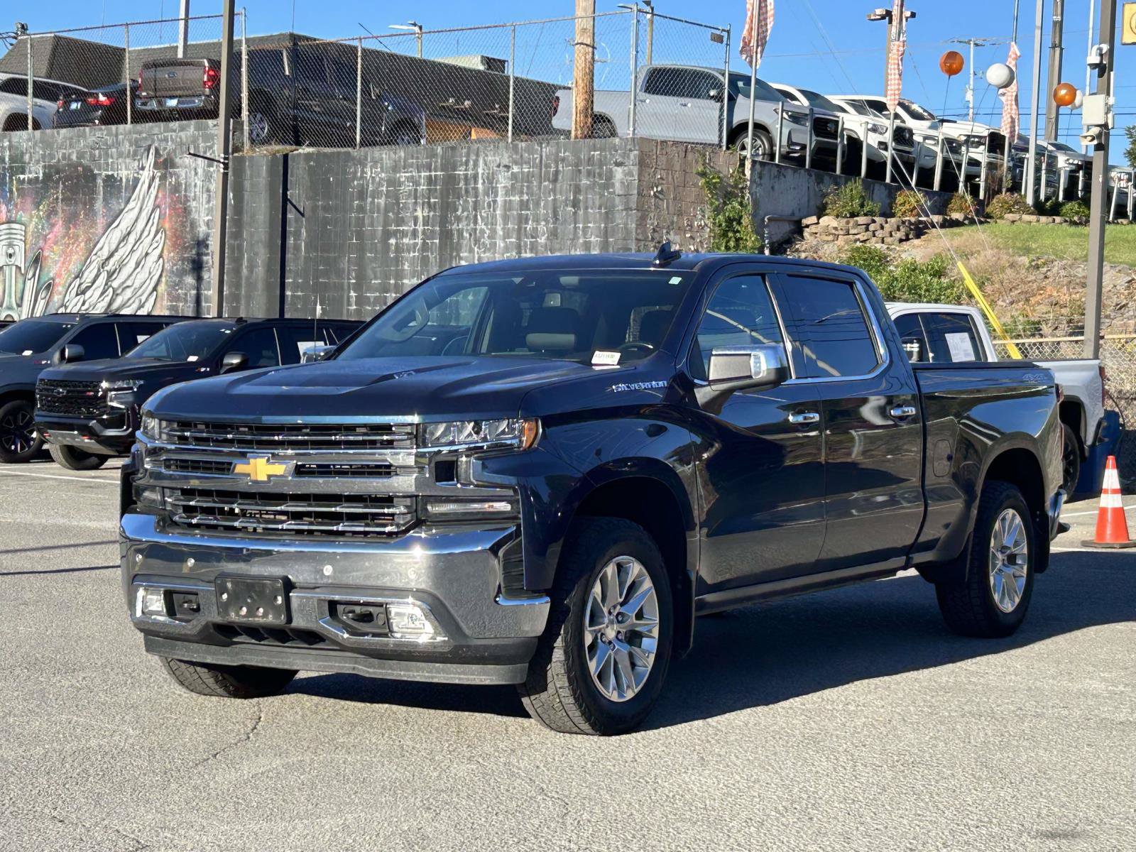 Used 2019 Chevrolet Silverado 1500 LTZ w/ LTZ Plus Package AWD/4WD image 3