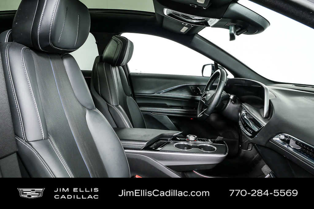 Used 2024 Cadillac Lyriq Sport AWD/4WD image 23