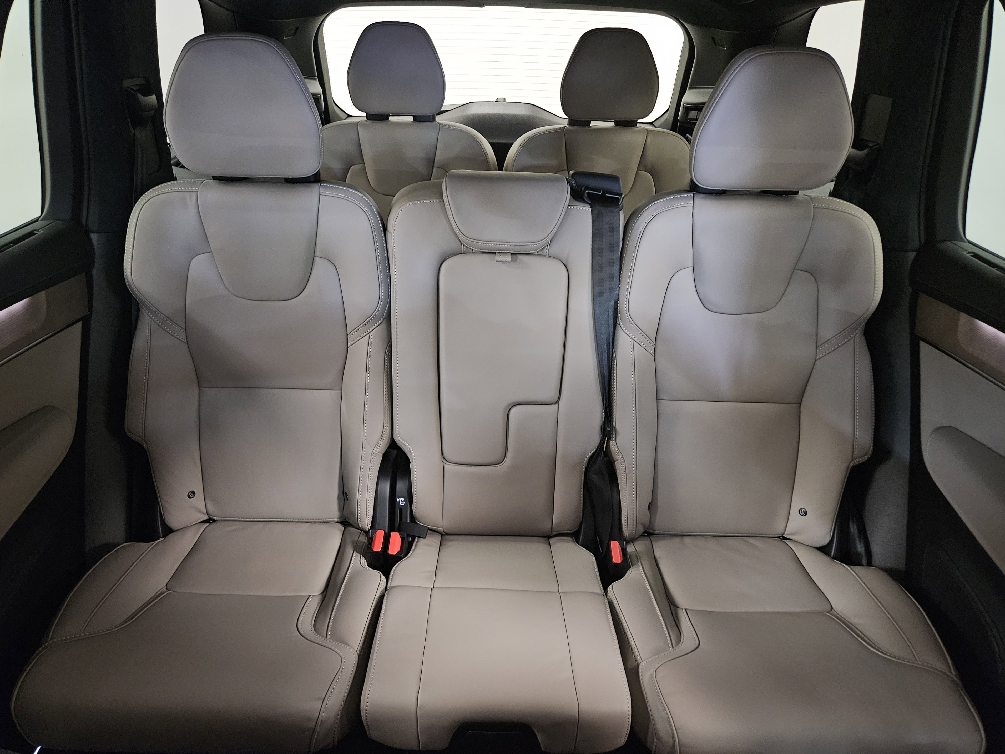 New 2026 Volvo XC90 T8 Plus w/ Protection Package AWD/4WD image 35