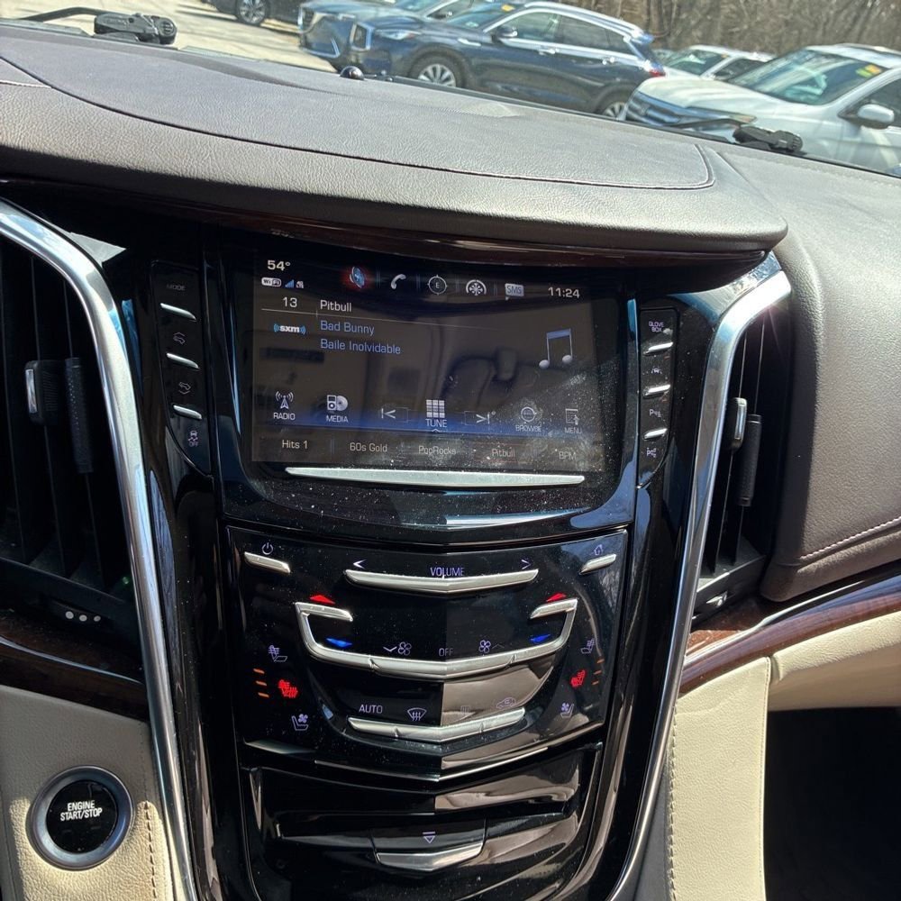 Used 2017 Cadillac Escalade ESV Luxury image 14