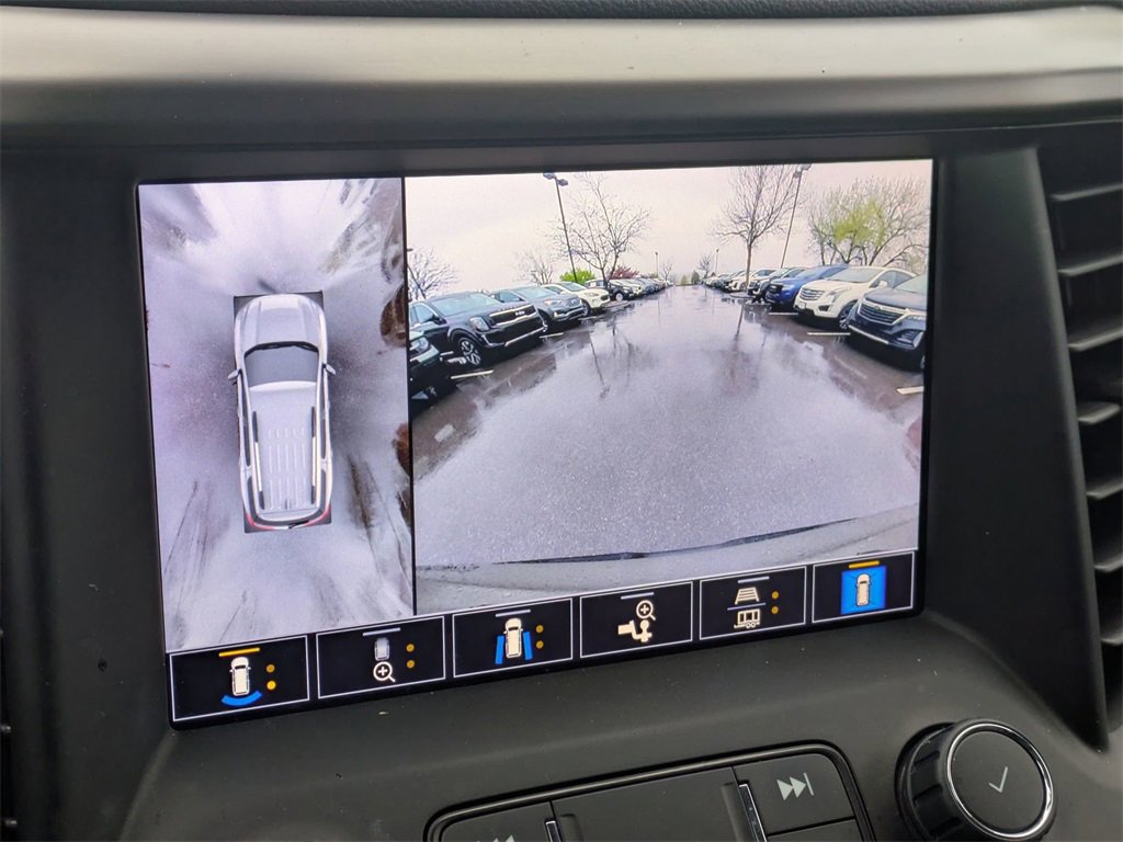 Used 2022 GMC Acadia AT4 w/ Technology Package image 19