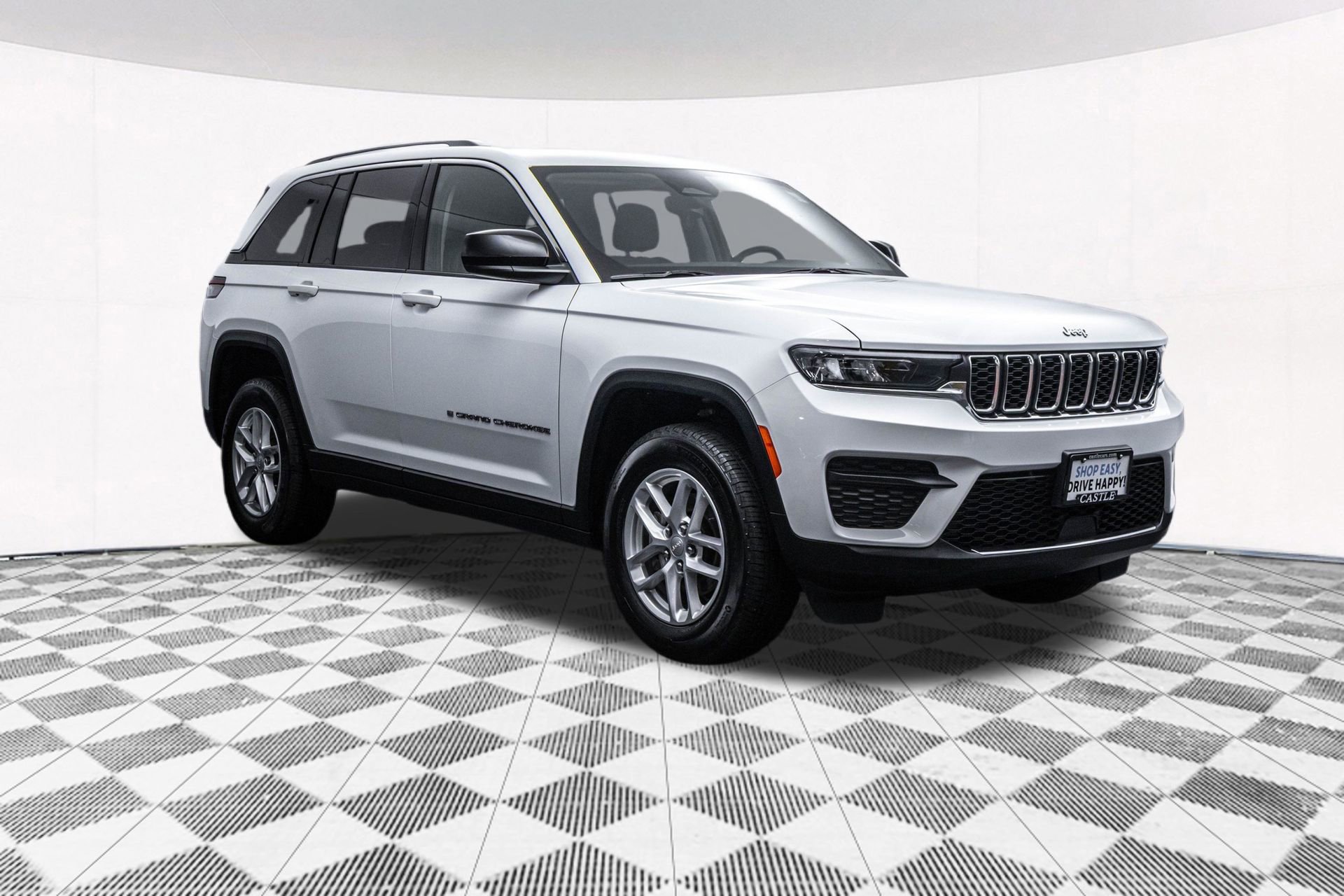 Used 2023 Jeep Grand Cherokee Laredo X image 15