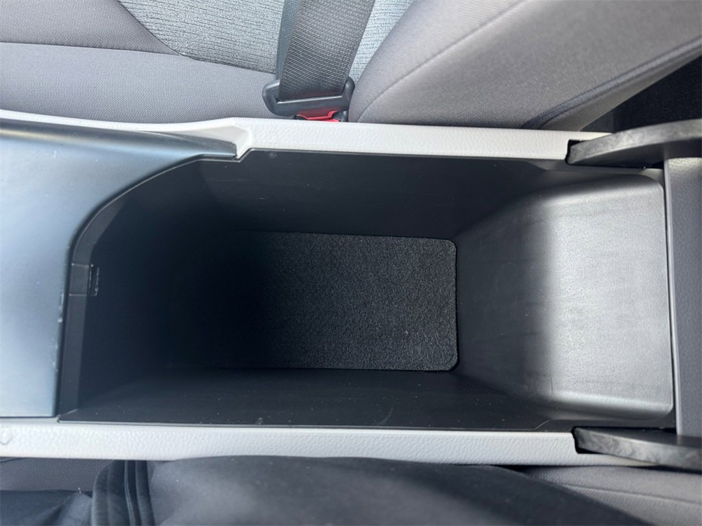 Used 2018 Toyota Camry LE image 24