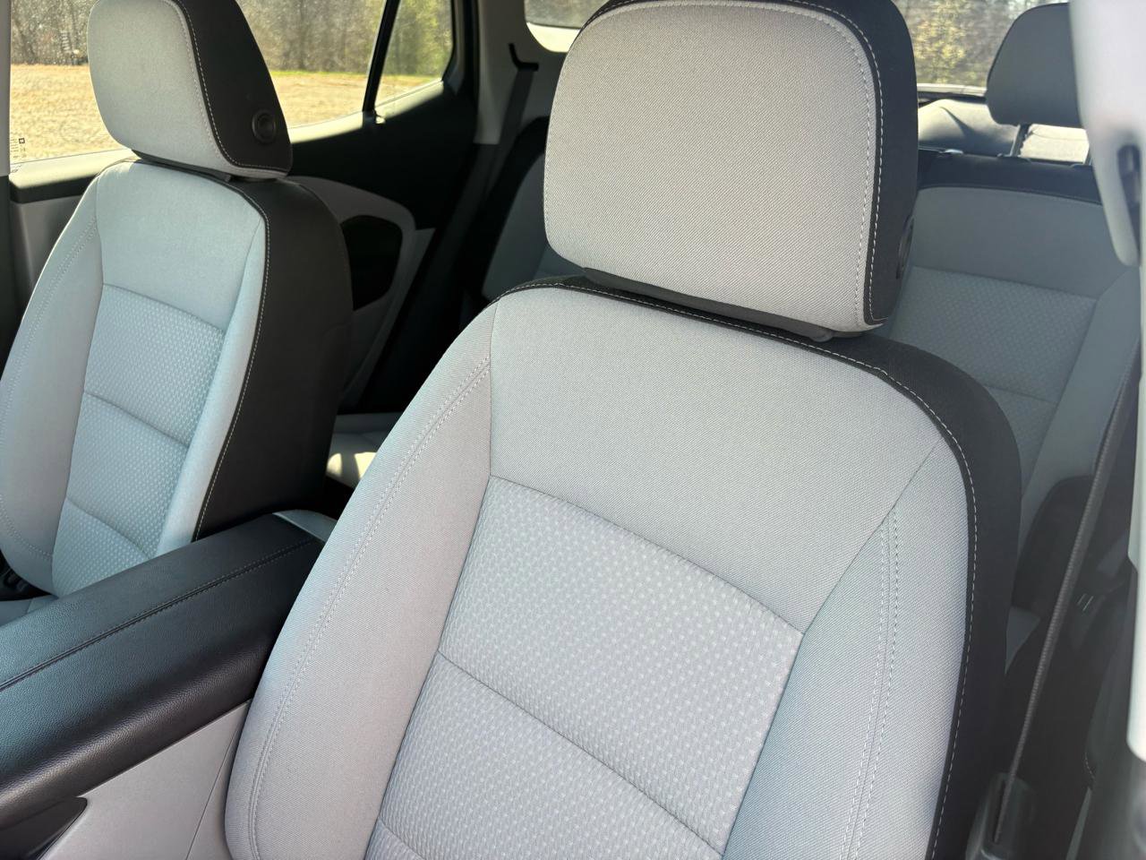 Used 2024 GMC Terrain SLE w/ Driver Convenience Package AWD/4WD image 17