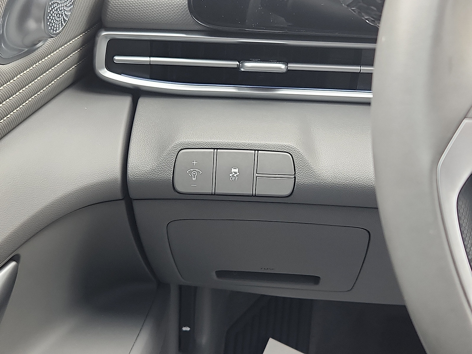 Certified 2024 Hyundai Elantra SEL w/ Convenience Package FWD image 13