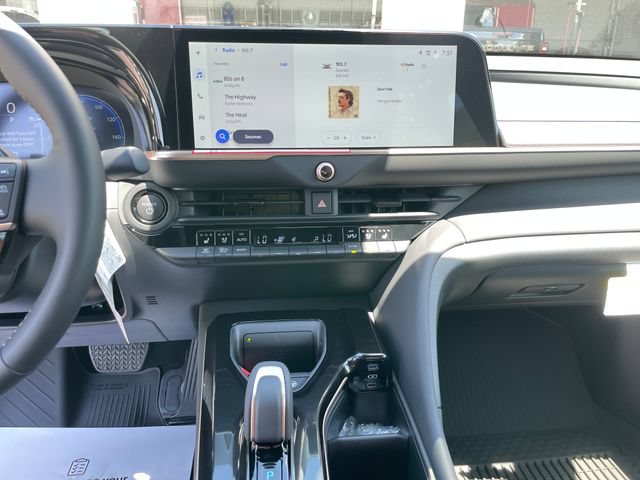 New 2026 Toyota Crown Platinum AWD/4WD image 19