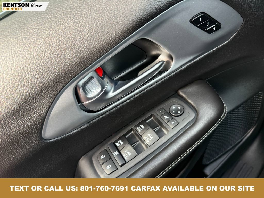 Used 2026 Chrysler Pacifica Limited image 21