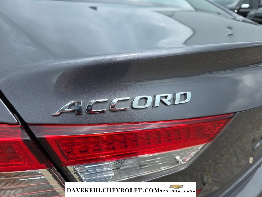 Used 2018 Honda Accord Touring image 40
